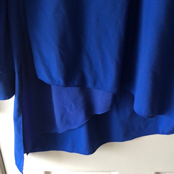 *SOLD * Beautiful royal blue blouse - Picture 4 of 6